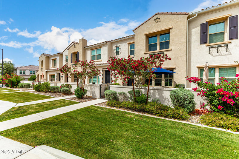 4077 Sabrina Dr #121, Chandler, AZ 85248