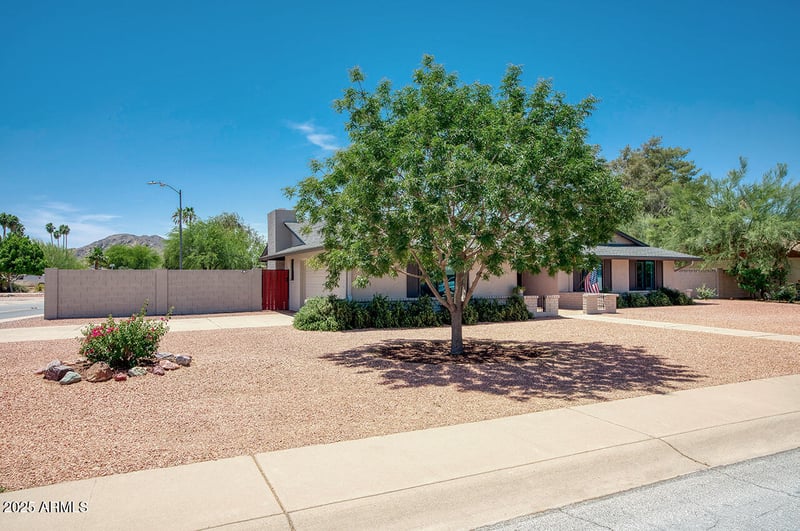 4079 Shangri La Rd, Phoenix, AZ 85028