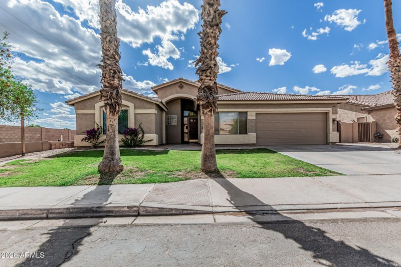408 N Falcon Ct, Gilbert, AZ 85234
