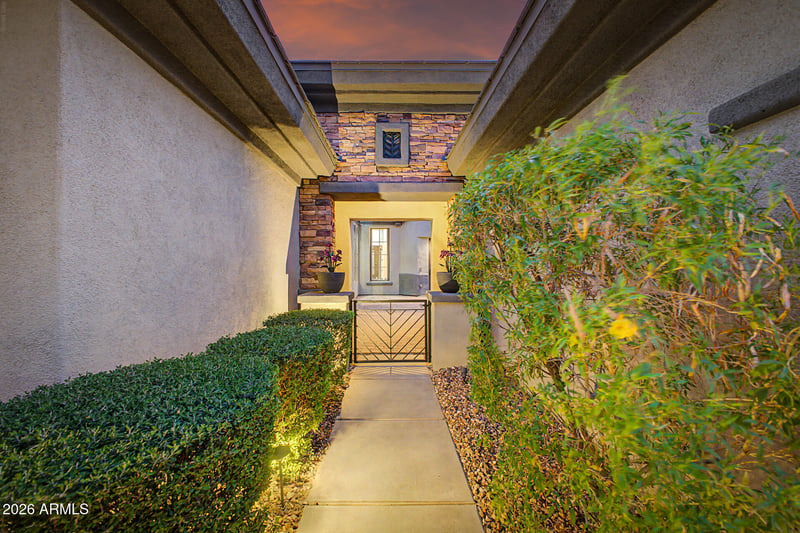 40802 N Thunder Hills Ct, Phoenix, AZ 85086