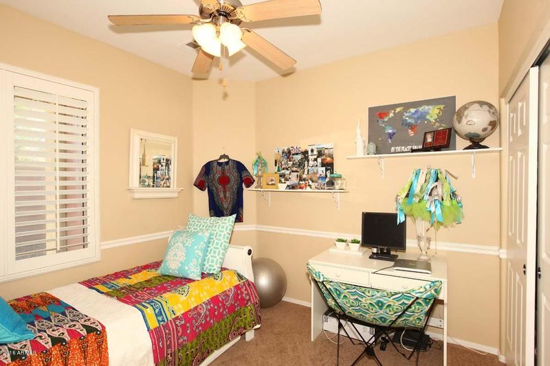 4088 S Vineyard Ave, Gilbert, AZ 85297