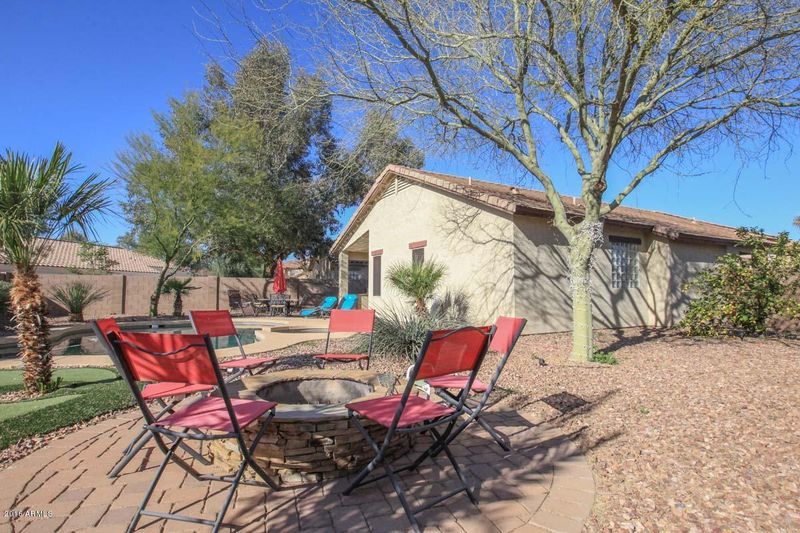 4088 S Vineyard Ave, Gilbert, AZ 85297