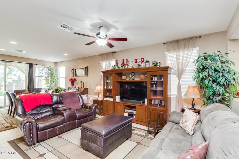 4088 W Federal Way, San Tan Valley, AZ 85144