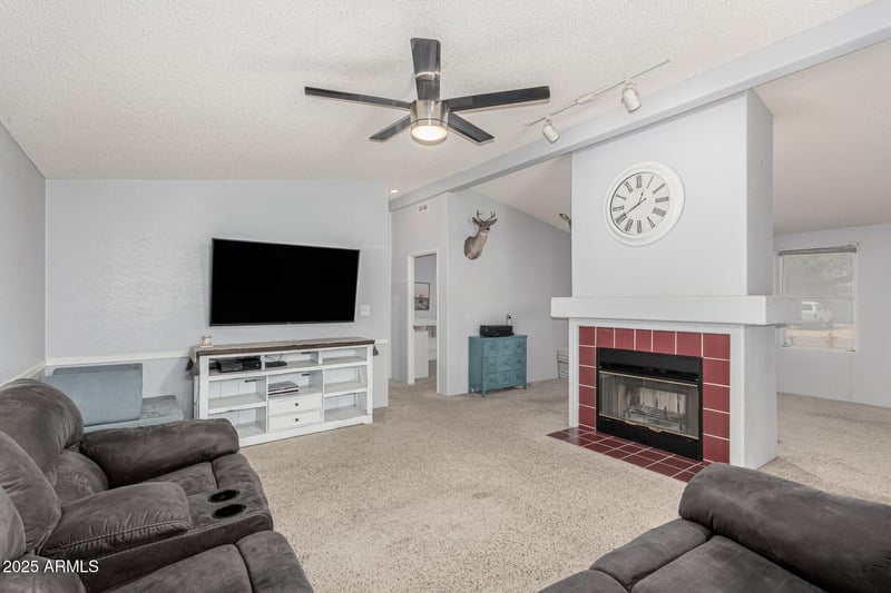 40887 Chisolm Trl, San Tan Valley, AZ 85140