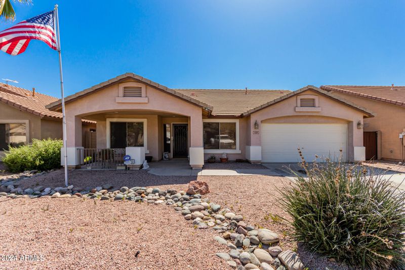 409 E Clairidge Dr, Queen Creek, AZ 85143