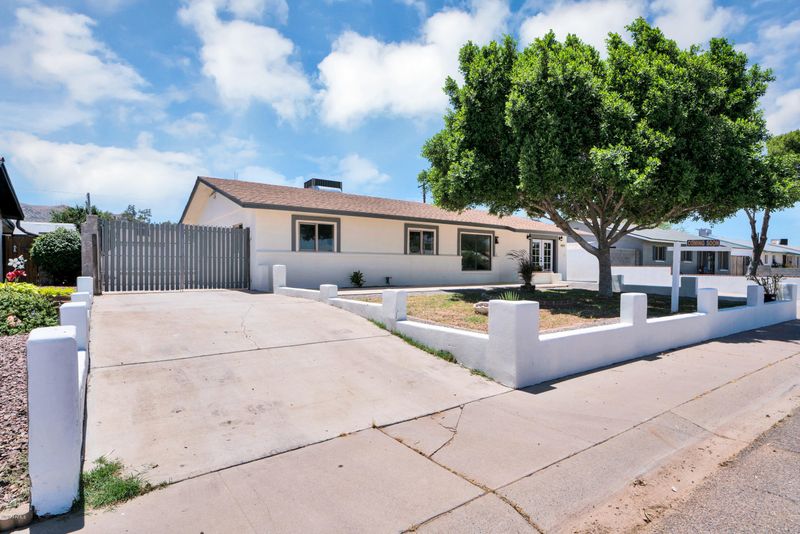 409 E Desert Dr, Phoenix, AZ 85042