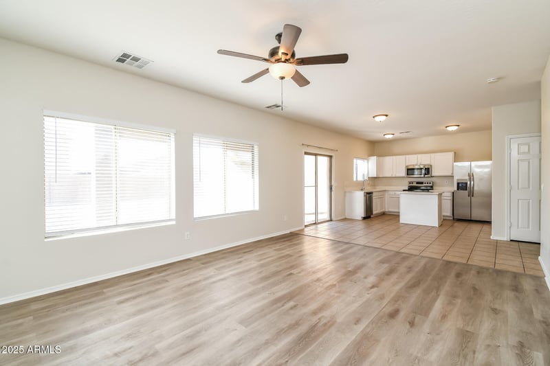 409 Saddle Way, San Tan Valley, AZ 85143