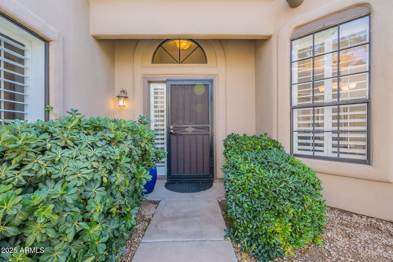 4091 E Round Hill Dr, Phoenix, AZ 85028