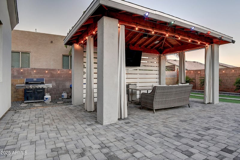 4095 Nisbet Rd, Phoenix, AZ 85032