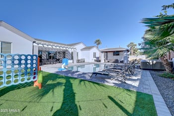 4095 Nisbet Rd, Phoenix, AZ 85032