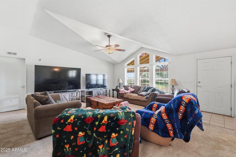 40994 Coyote Rd, San Tan Valley, AZ 85140