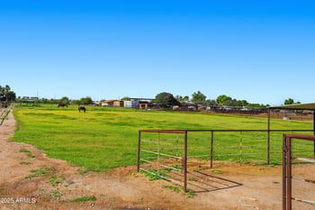 40994 Coyote Rd, San Tan Valley, AZ 85140