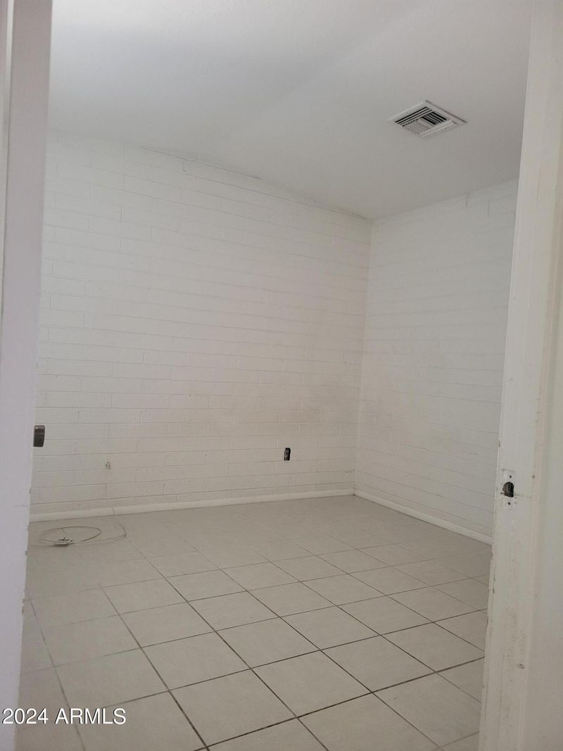 410 S Robert Rd, Tempe, AZ 85281