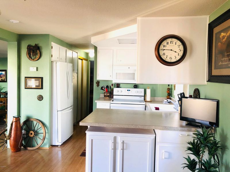 410 S Seneca Dr, Apache Junction, AZ 85119