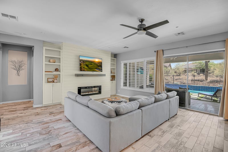 41003 N Congressional Dr, Anthem, AZ 85086