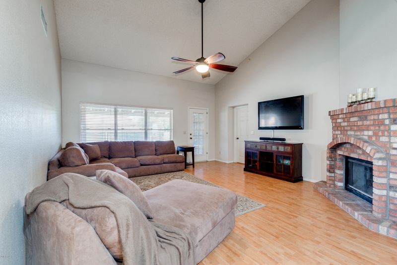 4101 W Misty Willow Ln, Glendale, AZ 85310