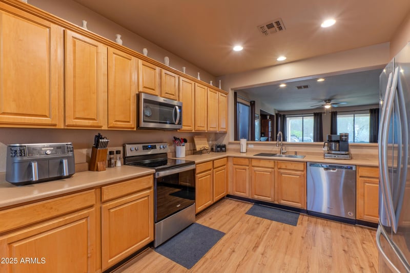 41019 Iron Horse Way, Anthem, AZ 85086