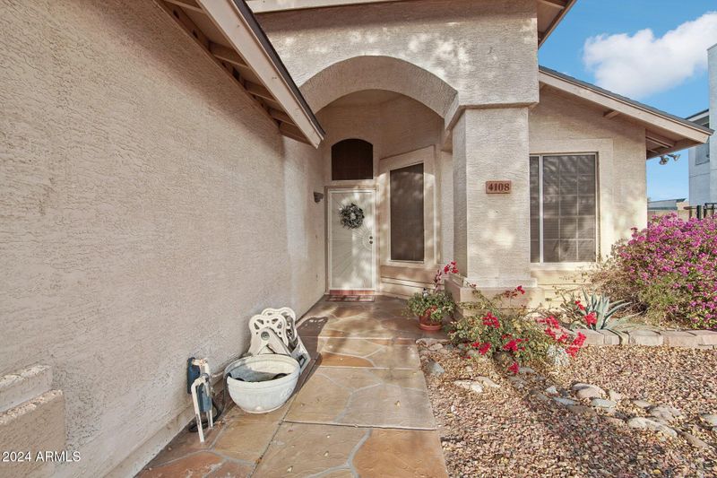 4108 W Creedance Blvd, Glendale, AZ 85310