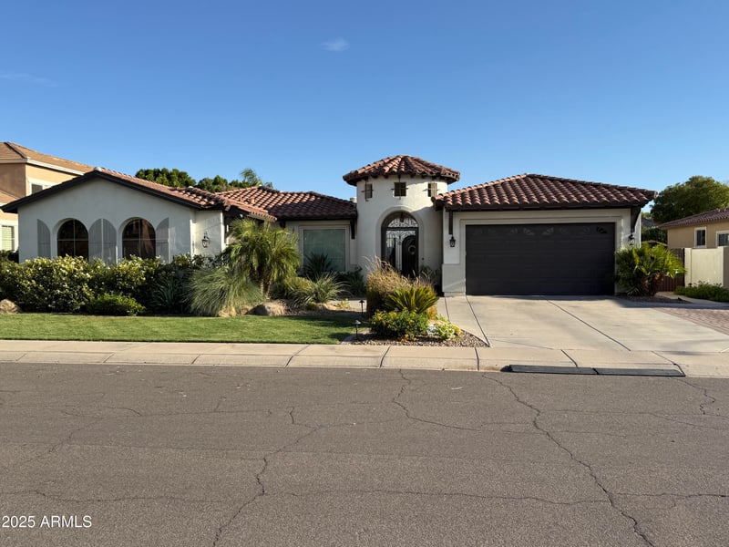 411 Crescent Pl, Chandler, AZ 85249