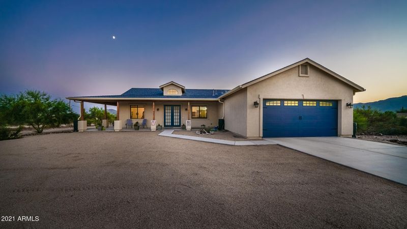 411 E Venado Dr, New River, AZ 85087