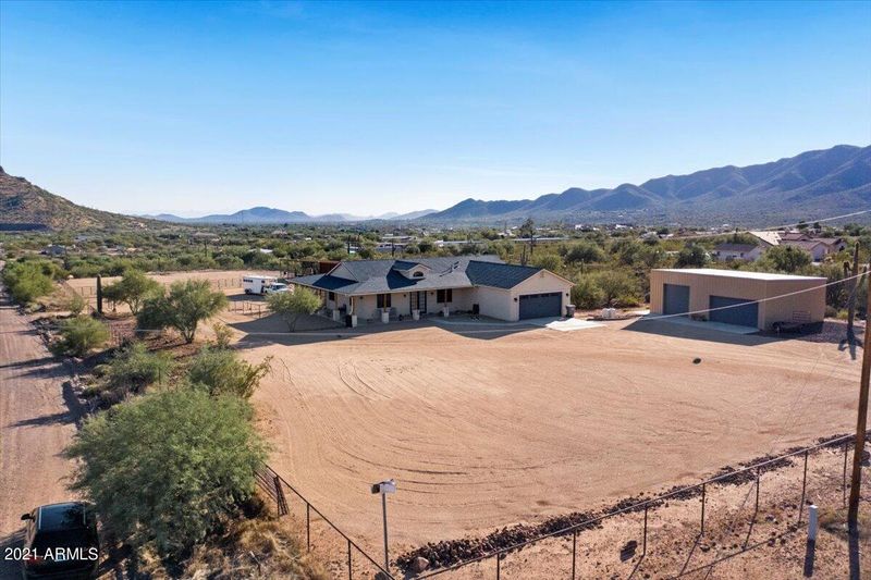 411 E Venado Dr, New River, AZ 85087