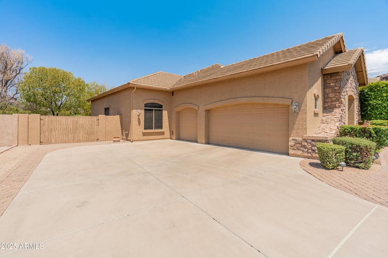4110 Oraibi Dr, Glendale, AZ 85308