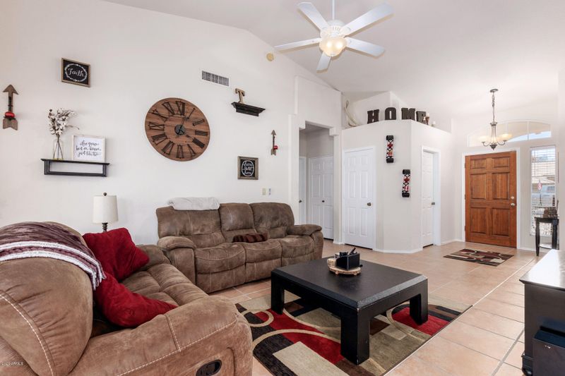 4110 W Electra Ln, Glendale, AZ 85310