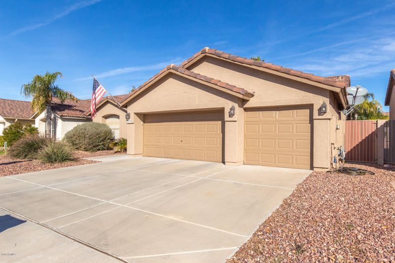 4110 W Escuda Dr, Glendale, AZ 85308