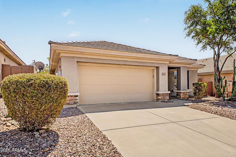 41105 N Prestancia Dr, Phoenix, AZ 85086