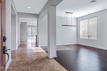 41105 Prestancia Dr, Phoenix, AZ 85086