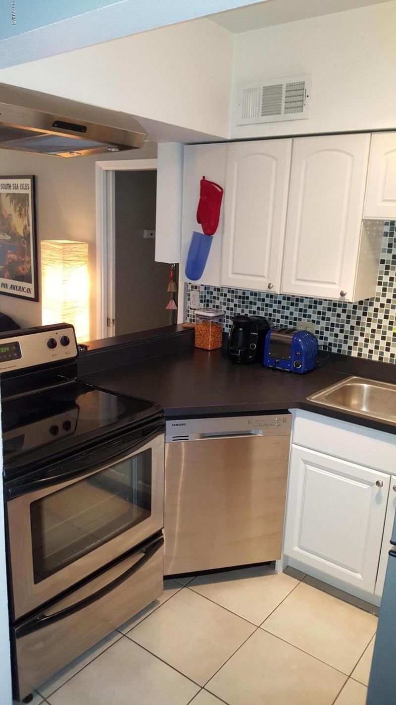 4111 E Camelback Rd #20, Phoenix, AZ 85018