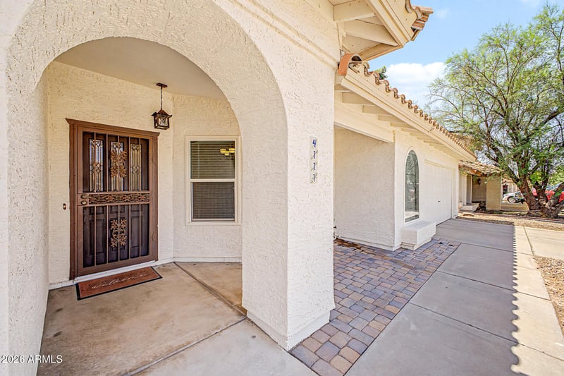 4111 E Cholla Canyon Dr, Phoenix, AZ 85044