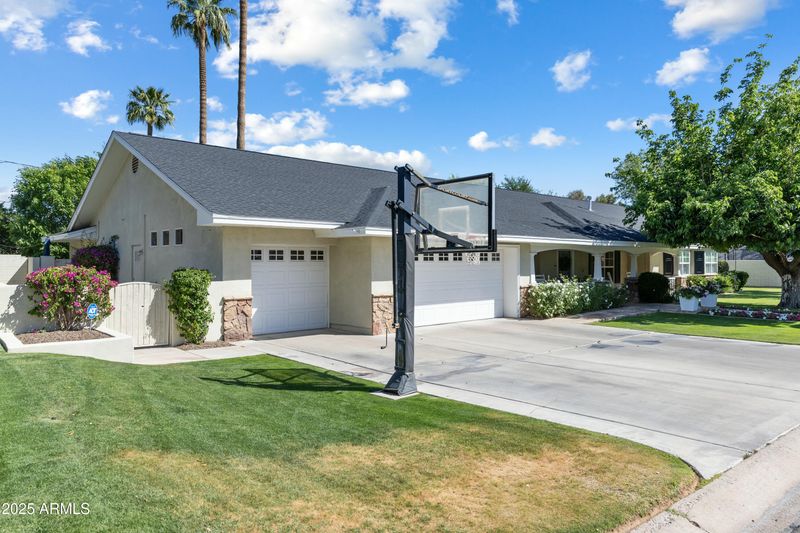 4111 N 52nd St, Phoenix, AZ 85018