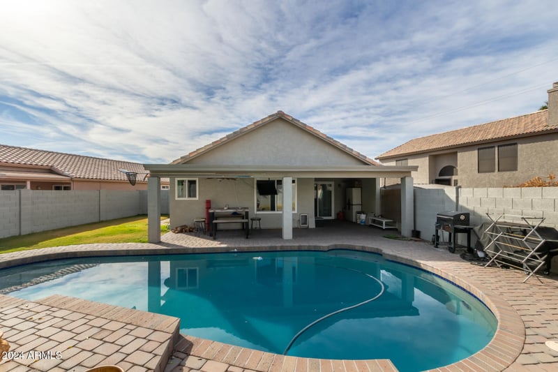 4112 Tanglewood Dr, Phoenix, AZ 85048