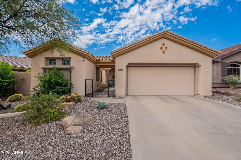 41124 Prestancia Dr, Phoenix, AZ 85086