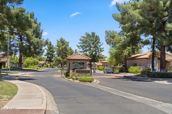 4113 E Paradise Dr, Phoenix, AZ 85028