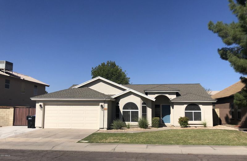 4114 W Misty Willow Ln, Glendale, AZ 85310