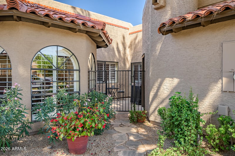 4116 E Paradise Dr, Phoenix, AZ 85028