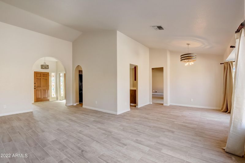 4118 E Siesta Ln, Phoenix, AZ 85050