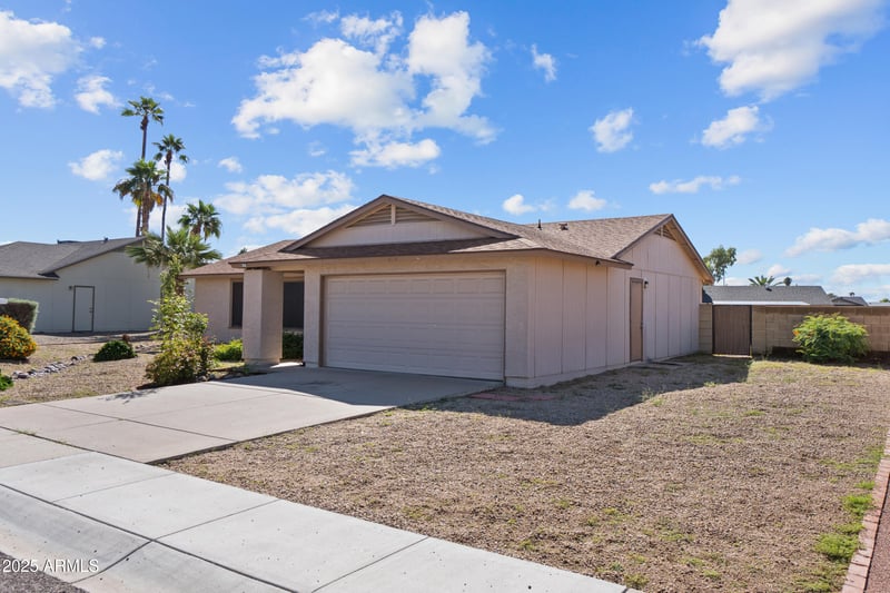 4119 Saint John Rd, Glendale, AZ 85308