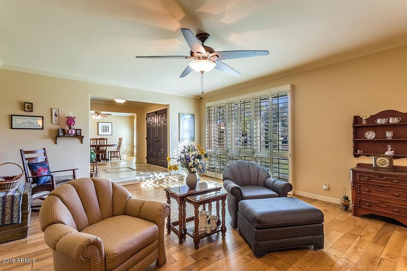 412 E Mclellan Blvd, Phoenix, AZ 85012