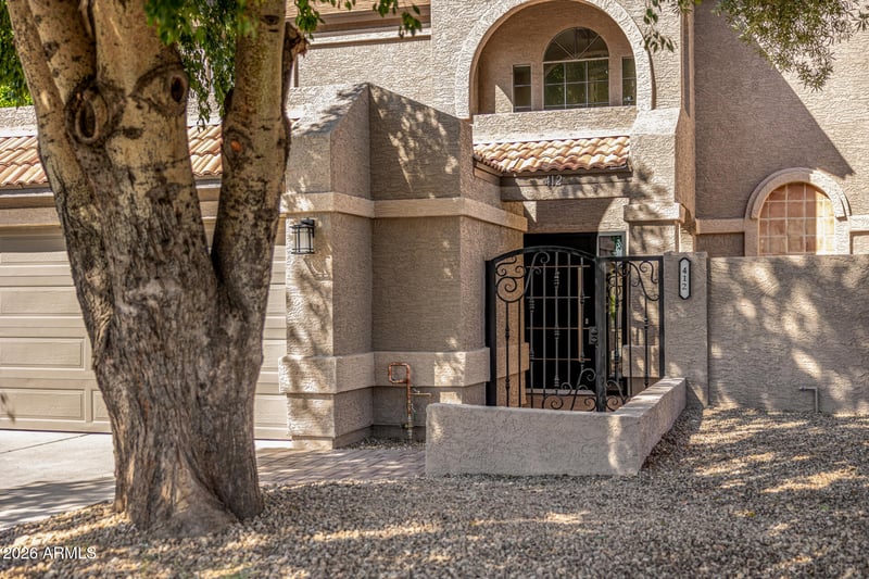 412 Utopia Rd, Phoenix, AZ 85024