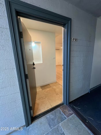 4120 78th St #212, Scottsdale, AZ 85251