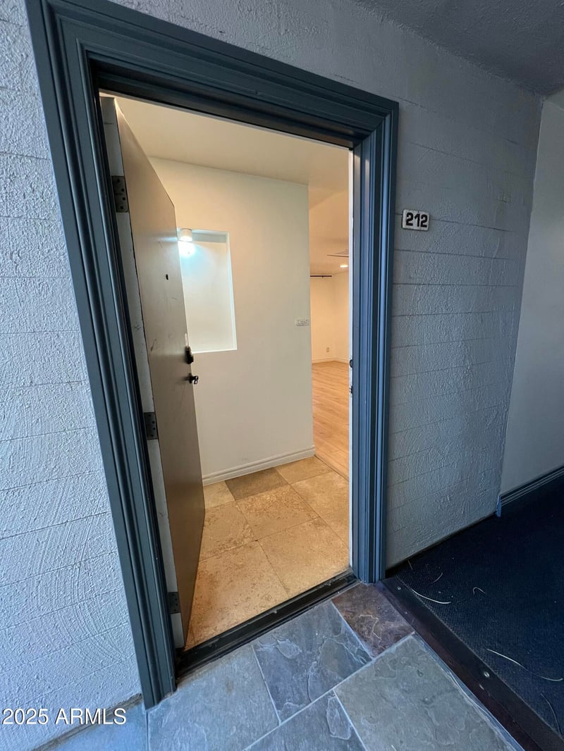4120 78th St #212, Scottsdale, AZ 85251