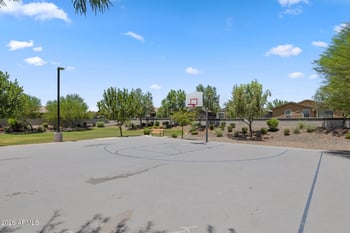 4121 S 67th Dr, Phoenix, AZ 85043