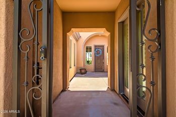 41213 River Bend Rd, Phoenix, AZ 85086