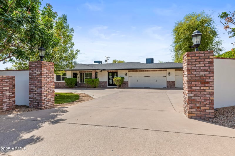 4122 56th St, Phoenix, AZ 85018