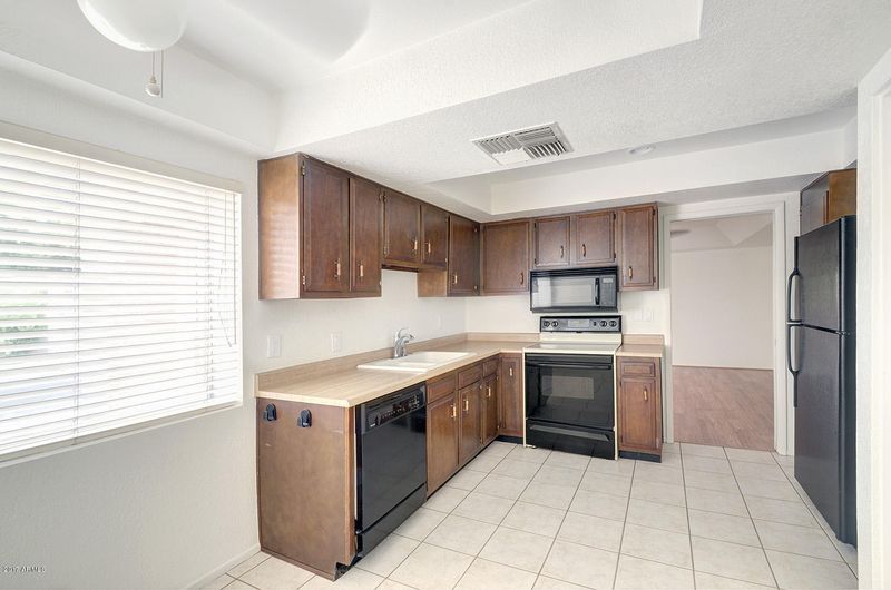 4122 E Charter Oak Rd, Phoenix, AZ 85032