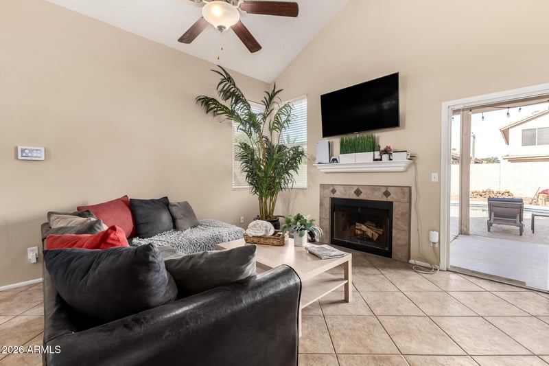 4122 Mountain Vista Dr, Phoenix, AZ 85048