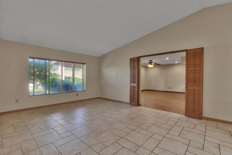 4122 E Nisbet Rd, Phoenix, AZ 85032